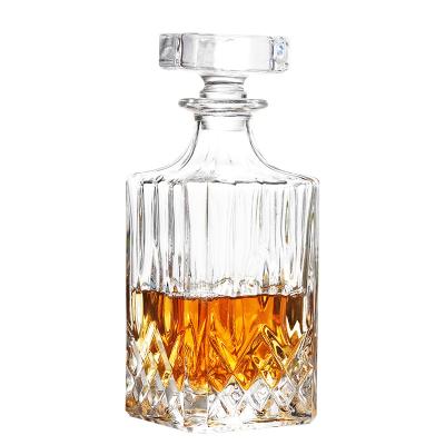 China High Quality 750ML Factory Sell Hot Selling Red Wine Brandy Whiskey Crystal Decanter For Gift Vodka Liquor Whiskey Decanter With Glass Lid for sale