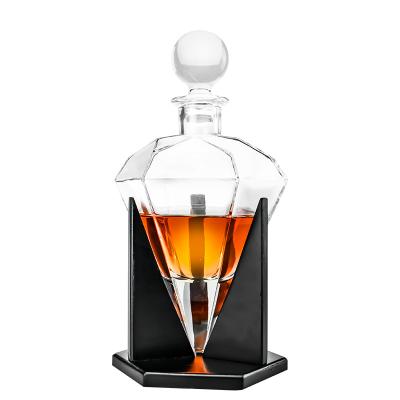 China High Quality Creative Whiskey Diamond Decanter With Wood Liquor Base For Liquor Rum Wine Whiskey Tequila 800ml for sale