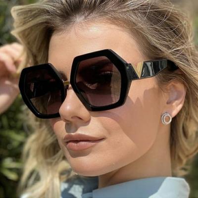 China Fashion Sunglasses Wholesale Custom Luxury Designer Brand Qsky V Frame Multicolor Sunglasses Legs Irregular Polygon Shaped Sunglasses for sale