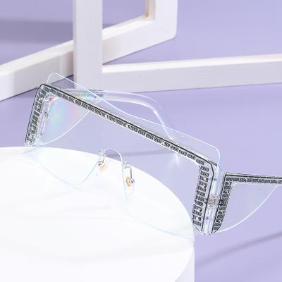 China Fashion Sunglasses 2022 Oversized Rivet Lens Rectangle Fashion Sunglasses High Quality One Piece Big Shades Sun Glasses for sale