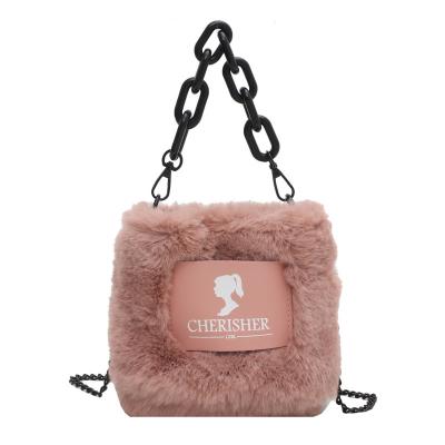 China Matel Sling Faux Fur Sling Winter Acrylic Chain Handbag Women's Fashion Cross Handle Cross - Body Shoulder Bag for sale