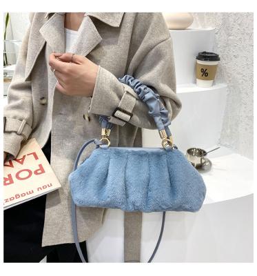 China 2022 Removable Handheld New Fashion Fluffy Pu Crumple Handle And Multiple Use Winter Luxury Elegant Soft Fur Bags Faux Fur Cross - Body Bag Handbag for sale