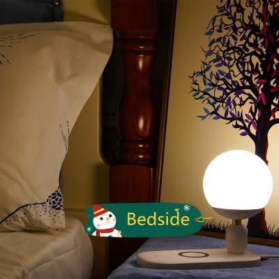 China Lighting Functions Radio Table Lamp LED Table Light Modern Led Desk Lamp RGBW Lighting Dimming Table Light for sale