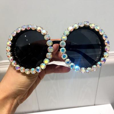 China Women's Fashionable Custom Made Rhinestone Diamond Sunglasses 2021 Anti Glare and New Logo Fashion Round Luxury Shades Bling Sun Glass UV400 2021 for sale