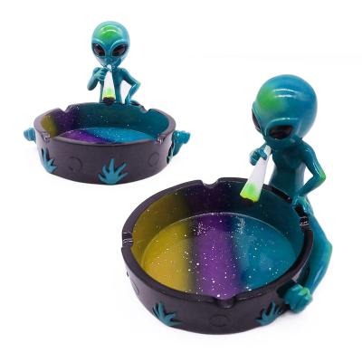 China Custom Wholesale Resin Eco Friendly Alien Herbal Ashtray Ashtray Alien Ashtray for sale