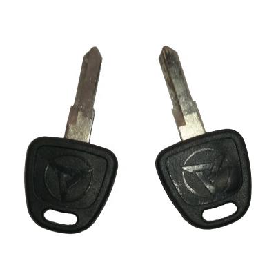 China Vehicle Dymolding customize high quality promotional dy134 car key blank with plastic head for sale