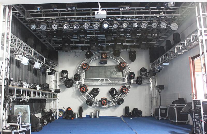 Verified China supplier - Guangzhou Bluemoon Stage Lighting Equipment Co., Ltd.