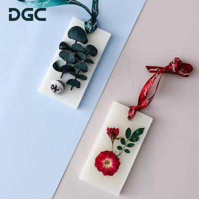 China Festival Decoration Selection DGC Household Flower Aromatherapy Scented Lasting Dry Wax Flakes Fresh Air Wardrobe Hanging Private Label for sale