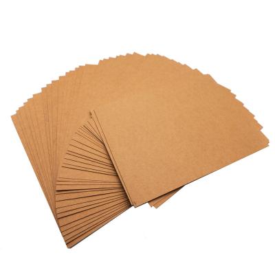 China Kraftpapierrolle mit 100 Tonnen Kraftpapier 250 gsm zu verkaufen