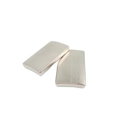 China Neodymium Manufacturers Sell N52 Arc - Like Neodymium Ferromagnetic Material Magnets for sale