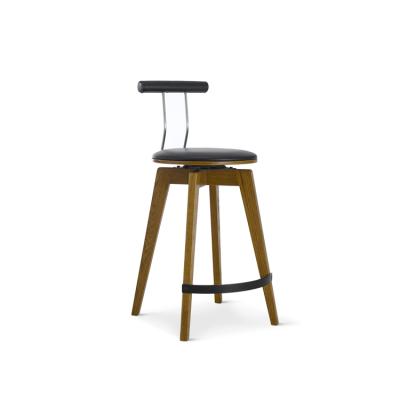 China Best Selling Traditional Design Bar Chair Metal Footrest Traditional Red Oak Barstool for sale