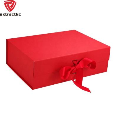 China Recyclable Custom Flat Magnetic Clamshell Gift Box Boutique Rose Lid Magnet Folding Packaging Box With Ribbon for sale