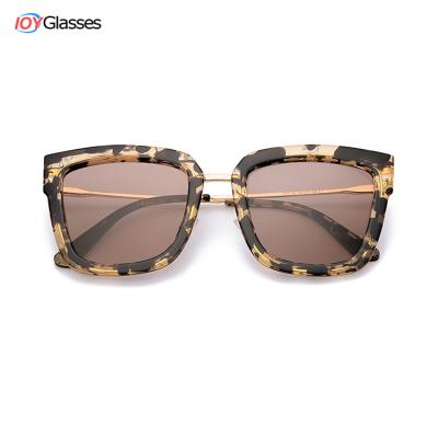 China Square Trendy Women Fashion Sunglasses Bigger Frame Oversized Sun Glasses For Driving Outdoor Activities for sale