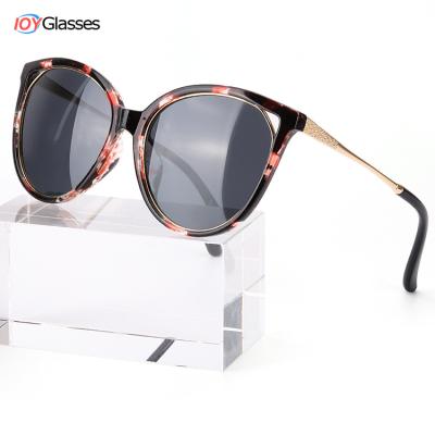 China Fashion Sunglasses Brand Vintage Fashion Women Diamond Sunglasses Cat Eye Sunglasses for sale