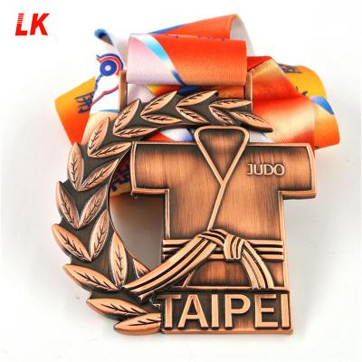 China Europe high quality sport medals kick boxing judo awarding sports awards medal with sublimation ribbon lanyard for sale