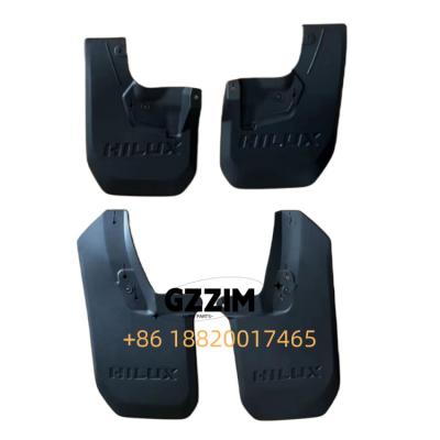 China Partes exteriores de automóviles de plástico negro Protector de barro de automóviles GR Flap de barro para Rocco en venta