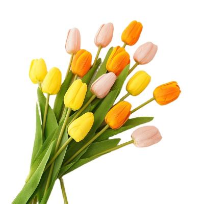 China Popular Well-designed Multicolor Artificial Simulated Tulip Flower Arrangement For Garen Home Decor for sale