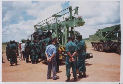 China equipamento de perfuração Caminhão-montado SIN250 de Waterwell com o cilindro hidráulico duplo à venda