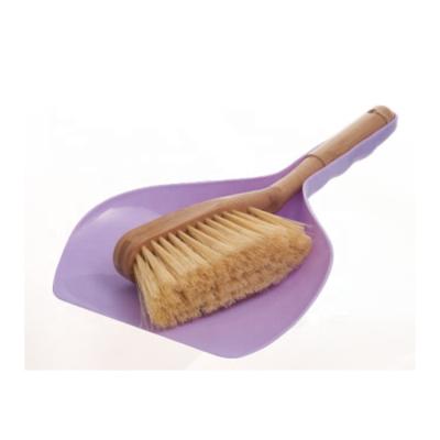 China Viable Wholesale Office Desk Small Keyboard Dust Brush Cleaning Tool Dust Pan Lightweight Cleaning Kit for sale