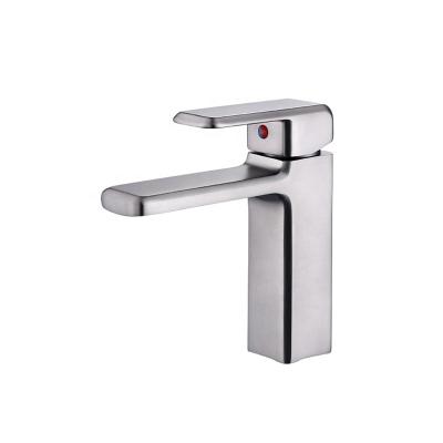 China Other Design Deck Big Outlet Water Basin Faucet New Fashion Mouted Water Mixer Tap Brass Faucet for sale