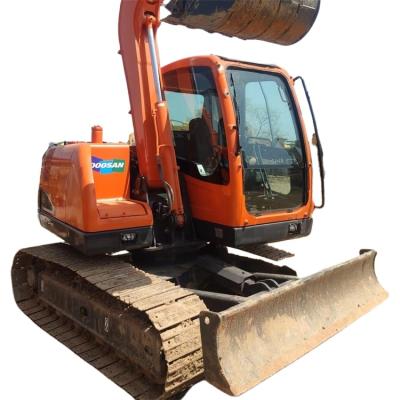 China New Used Doosan DX75 Excavator 7 Ton 8 Ton Small Excavator Backhoe Construction Machinery With Excavator 0.3MÂ ³ for sale