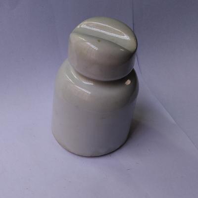 China RM-2 factory wire hanger wire hanger Egypt insulations pin type ceramic insulator glazed porcelain minqing porcelain for sale