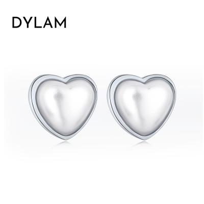 China Low MOQ High Quality CLASSIC Dylam Heart Shape Shiny Circle Sterling s925 Stud Earrings CZ 5A Manufacturer for sale