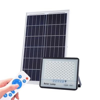 China Smart New Design Outdoor Waterproof Safety IP67 LED Solar Powered Flood Lights for sale