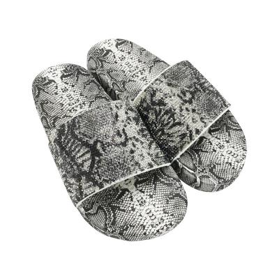 China Light Weight 2021 New Summer Animal Women's Faux Stone Pattern Outdoor Fashion Flat Slippers For Women for sale