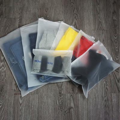 China Professional Design Apparel Zipper Lock Bag Moisture Proof Zipper Lock Bags For Clothes Plastic Zipper Bag For Clothes for sale