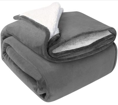 China Fire Retardant Ultra Luxurious Soft Winter Sherpa Plush Reversible Plush Throw Blanket for sale