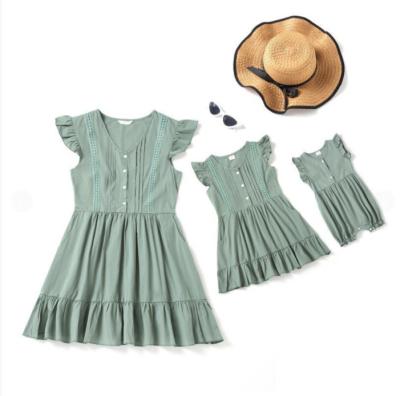 China Breathable Short Sleeve Casual Pleated Mother And Daughter Skirt Parent-child Solid Color Dress for sale