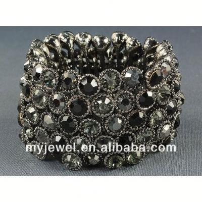 China Crystal Floral Crystal Bracelet Stretch Bracelet With Attached Ring for sale