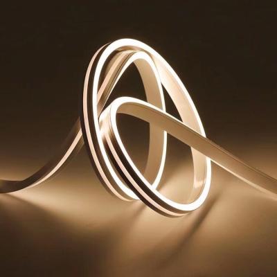 Chine Dc blanc froid chaud au néon flexible imperméable 12/24V de la lumière de bande du silicium LED IP67 pour le décor d'intérieur extérieur à vendre