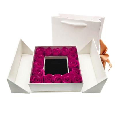 China Recyclable Wholesale Custom Paper Packaging Flower Gift Box Cardboard For Rose Flower Boxes for sale