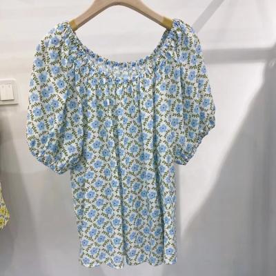 China Breathable Malaysian Style Shorts Ladies Blouse, Cotton Floral Short Sleeve T-Shirt for sale