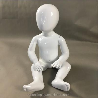 China Showcase Display Colored Mannequins Fiberglass Kids Baby Mannequin For Display for sale