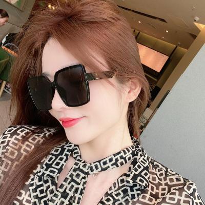 China Fashion sunglasses 2022 new European American fashion big letter D big eyewear brand sunglasses for sale