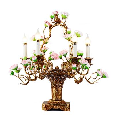 China European red elegant popular design flower OEM ODM desk light for bedroom lighting with special shape bedside table lamps for sale