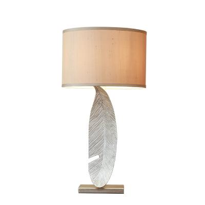 China 2020 designs modern leaf shape silver led desk light china supplier factory price direct bedside lightings for home modern table lamp for sale