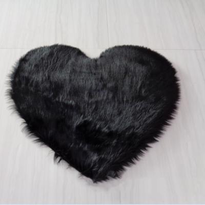 China Washable Super Soft Plush Fabric Faux Sheepskin Heart Shaped Blankets And Rugs For Living Room Home Bedroom for sale