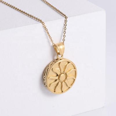 China HS FASHIONABLE Jewelry Etching Etched Sun Crescent Moon Star Pendant Necklace Simple Circle Necklace for sale