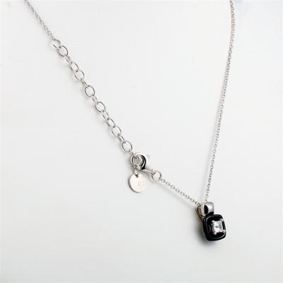 China Fashion Heart Shaped Dangling Necklace Fashion White Ceramic Pendant Necklace for sale