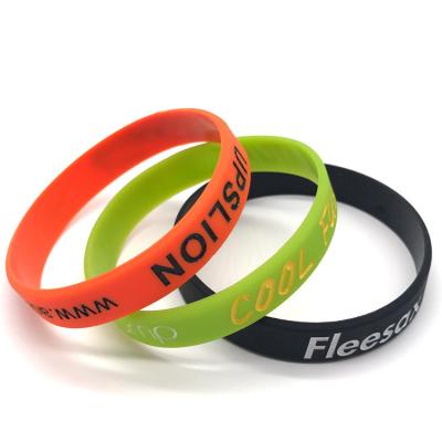 China New Promotion Personalized Silicone Wrist Bands Scented Silicone Wristband, Thin Silicone Rubber Wristband for sale