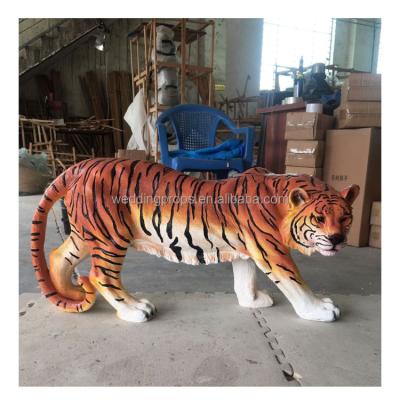 China PARTY/BANQUET/WEDDING custom design large resin statue fiberglass giraffe farm animal figurine outdoor park garden for wedding decoration for sale