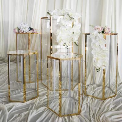 China Good PARTY/BANQUET/WEDDING Cake Pedestals For Events Clear Acrylic Round Pedestals With Gold Edge Hexagon Custom Pedestal for sale