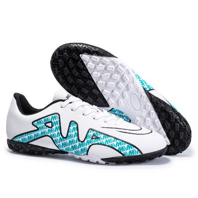 China EVA Outdoor Professional Men Football Sneakers Boy Soccer Shoes Man Cleats Training Sport Shoes Man Shoes for sale