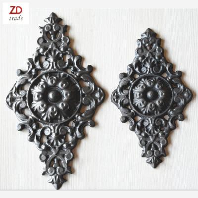 China Easily Assembled Cast And Forged Steel Wrought Iron Ornaments Cast Iron Flower Panels Wrought Iron Flower Panels for sale