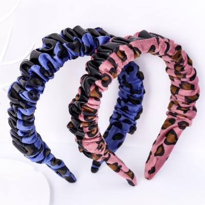 China Wholesale Custom Hair Decoration Hair Circle Fashion Leopard Grain Pile Leather Drape Headbands Women Hair Accessories Plush Headband for sale