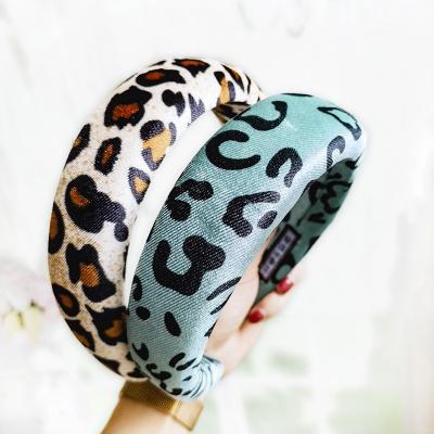 China Fashion Western Style Hair Circle Leopard Velvet Fabric Headband Women Hair Accessories Padded Sponge Headband For Wholesale for sale